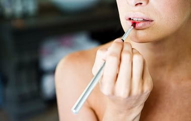 Acne make-up tutorial: lips